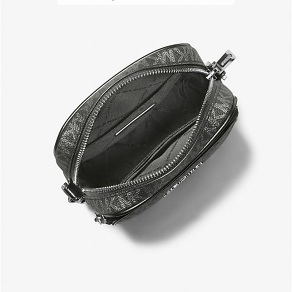 MICHAEL KORS
Jet Set Travel Md Metallic Signature Logo Crossbody
BLK/SILVER
NWT - Picture 2 of 4